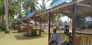 Jalin Komsos dengan Ketua Bumdes Desa Cemaga Tengah, Babinsa Serda R Damanik Gali Sejarah Batu Kasah