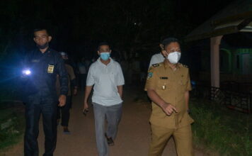 Wabup Lingga Bersama Kadis PUPR Turun Langsung ke Lokasi Kampung Baru Tinjau Jalan Rusak