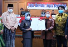 Usai Sidang Paripurna, Rahma Serahkan Usulan Nama Calon Wakil Walikota ke DPRD Tanjungpinang