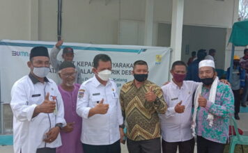 Sekcam Katang Bidare Dampingi Gubernur Kepri Resmikan PLN di Desa Pulau Duyung