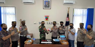 Kapolres Natuna Beri Kejutan HUT TNI AU Ke-75 di Mako Lanud Raden Sadjad