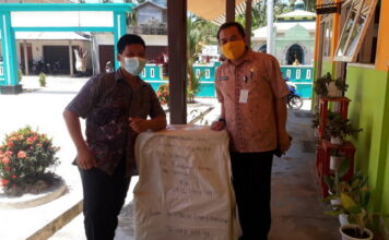 Yayasan Tunas Bakti Nusantara Salurkan Bantuan Sepatu Gratis Untuk SD dan SMP di Bunguran Barat