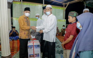 Sambangi Masjid Desa Punggulan, Bupati Asahan Beri Bantuan BKM Dan Santuni Anak Yatim