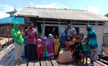 DPD Perpat Lingga Salurkan 38 Paket Sembako dan 2 Karung Sagu Basah