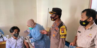 Tinjau Vaksinasi Anggota, Kapolres Natuna Himbau Tetap Jalankan Prokes