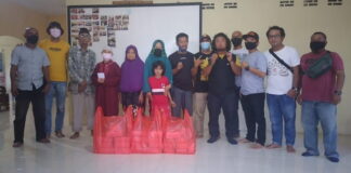 Momentum Bulan Suci Ramadhan, Awak Media Berbagi Takjil Buat Panti Jompo