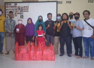 Momentum Bulan Suci Ramadhan, Awak Media Berbagi Takjil Buat Panti Jompo