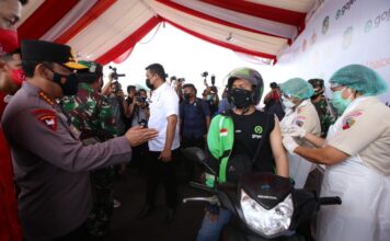 Kunjungi Natuna, Panglima TNI dan Kapolri Tinjau Pelaksanaan Vaksinasi