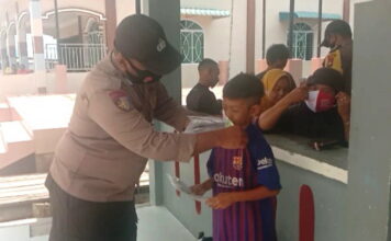Cegah Korona, Kapolposektor Rejai Minta Seluruh Pedagang dan Pengunjung Pasar Pakai Masker
