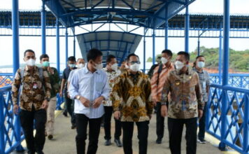 Mendagri Tinjau Arus Penumpang Pekerja Migran Indonesia