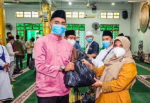 Rahma Serahkan Bantuan Sembako Kepada Imam Masjid, Marbot dan Petugas Kebersihan