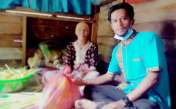 Sambut Lebaran 1442 H, Alumni 2005 SMA Negeri 1 Lingga Berbagi Paket Lebaran