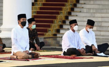 Presiden Jokowi dan Ibu Negara Salat Idulfitri di Halaman Istana Kepresidenan Bogor