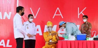 Presiden Jokowi Tinjau Vaksinasi Massal di Provinsi Kepri