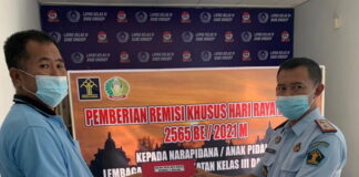 Tiga Napi Terima Remisi Khusus Waisak