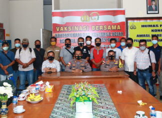 Silaturahmi Dengan Awak Media, Kapolres Natuna Sosialisasi Vaksinasi Covid-19