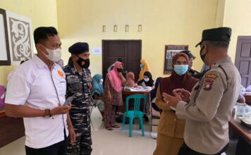 Polsek Singkep Barat Laksanakan Program Nasi Kapau di Desa Suak Buaya