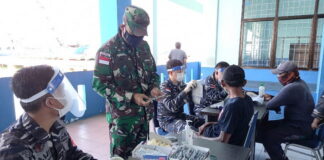 Danlanal Ranai Tinjau Vaksinasi Covid-19 Nakhoda dan ABK Kapal di Pelabuhan Tanjung Payung Penagi