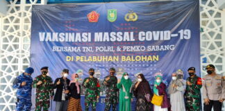 TNI-POLRI Kota Sabang Gelar Serbuan Vaksinasi Massal di Pelabuhan Balohan Sabang
