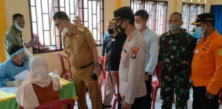 Mewakili Dandim, Pasi Ops Kodim 0318/Natuna Dampingi Bupati Wan Siswandi Kunker ke Pulau Laut