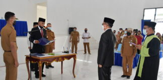 Bupati Natuna Lantik Boy Wijanarko Menjadi Pj Sekda Natuna