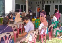 Camat, Lurah, TNI-Polri Door to Door Ajak Warga Ikut Vaksinasi
