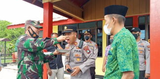 HUT Bhayangkara ke-75, Kapolsek Daik Lingga Dapat Kejutan dari Danramil dan Kepala Kesbangpol Lingga