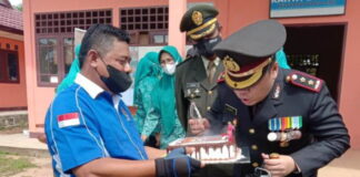 Hari Bhayangkara Ke 75 PWI Lingga Beri Kado Kapolres