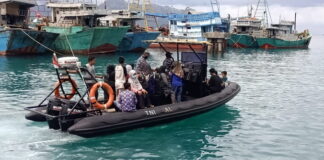 Lanal Ranai Beri Sarana Angkut Kapal Untuk Masyarakat Peserta Vaksinasi Covid-19 di Pulau Tiga