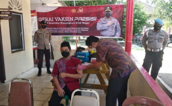 Polsek Dabo Singkep Bersama Puskesmas Dabo Lama Gelar Vaksinasi Bagi Remaja Usia 12-17 Tahun