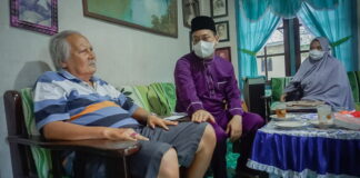 Raja Ali Terharu, Ketika Bupati Lingga Bersama Istri Kunjungi Rumahnya