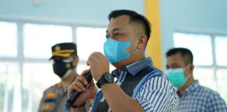 Nizar Beri Motivasi Para Pelajar di SMK Negeri 1 Singkep Ikut Vaksinasi