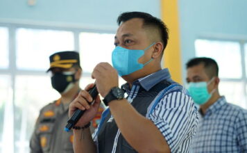 Nizar Beri Motivasi Para Pelajar di SMK Negeri 1 Singkep Ikut Vaksinasi