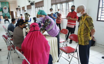 Bupati dan Wakil Bupati Asahan Tinjau Pelaksanaan Vaksinasi Covid-19 di Dinas Pendidikan