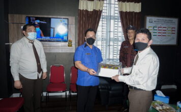 Peringatan HBA Ke-61, Bupati Berikan Kue Ulang Tahun Ke Kejari Lingga