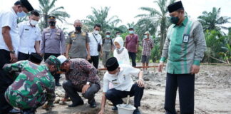 Bupati Asahan Letakkan Batu Pertama Pembangunan Pondok Pesantren Nurul Ikhwan