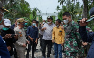 Bupati dan Wakil Bupati Asahan Tinjau Jalan Karya Bakti TNI AD di Kecamatan Sei Kepayang