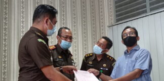 Mantan Bupati Natuna Raja Amirullah Kembalikan Denda Rp200 Juta