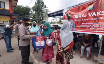 Kapolda Kepri Tinjau Gerai Vaksinasi di Polsek Kota Batam