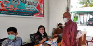 Ketua Komisi I DPRD Natuna Hadiri Vaksinasi Masal di Kajari Natuna