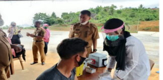 Bupati dan Wakil Bupati Natuna Kunker Dua Kecamatan Pantau Vaksinasi