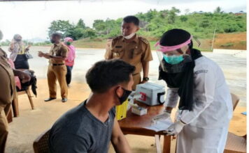 Bupati dan Wakil Bupati Natuna Kunker Dua Kecamatan Pantau Vaksinasi