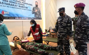 Lanal Ranai Gandeng PMI Gelar Donor Darah dan Vaksinasi