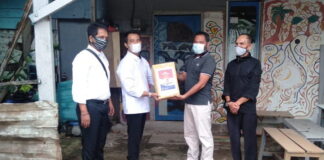 Polres Natuna Kembali Sambangi Warga Bagi Paket Sembako