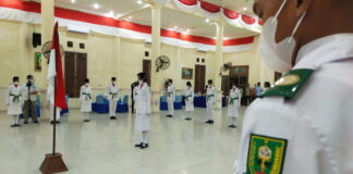 Bupati Kukuhkan 33 Orang Paskibra Natuna