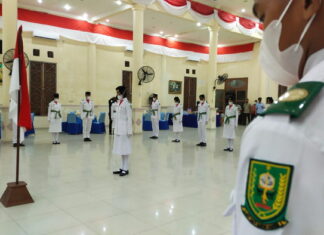 Bupati Kukuhkan 33 Orang Paskibra Natuna