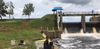 Isi Waktu Luang, Humas Polres Natuna Mancing Ikan Air Tawar di Bendungan Tapau