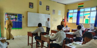 Belajar Tatap Muka di Sekolah Kembali Ditunda