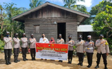 Sambut HUT Polwan Ke 73, Polwan Polres Natuna Bagikan Sembako