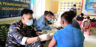 Lanal Ranai Gelar Serbuan Vaksinasi Dosis Kedua di Desa Tanjung Batang